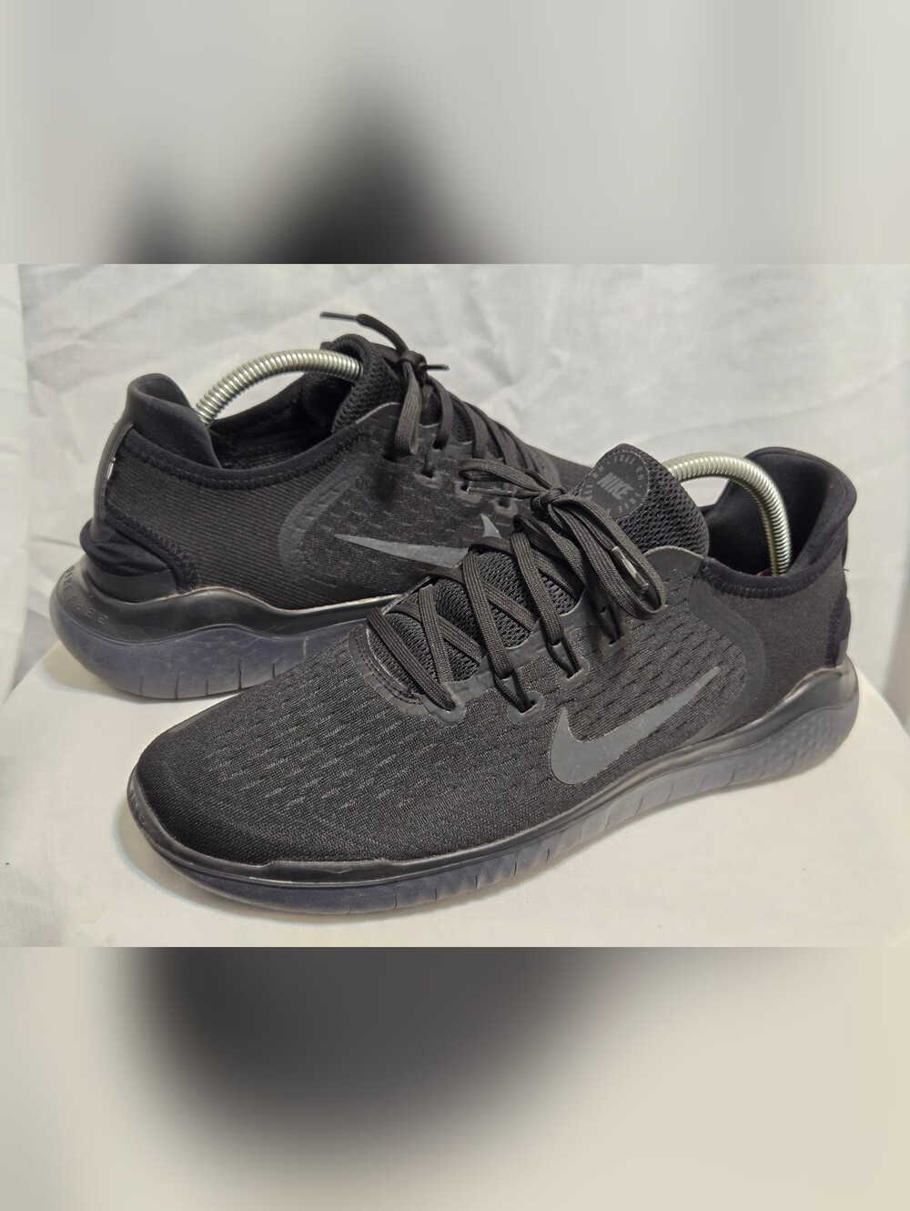 Nike Free RN 2018 Mens Sz 9.5 Lightweight Running Shoes Triple Black 942836-002